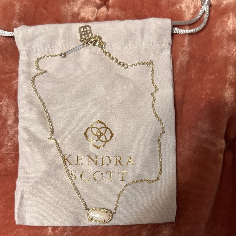 Kendra Scott Gold Necklace with Cream Pendant